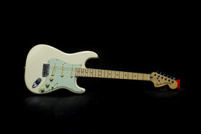 Fender Deluxe Roadhouse Stratocaster®, Maple Fingerboard, Olympic White