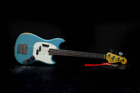 Fender JMJ Road Worn® Mustang Bass®, Rosewood Fingerboard, Faded Daphne Blue